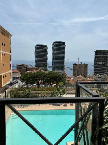 Monte-Carlo confortable apartment air-conditioned, beach 8 mn by foot