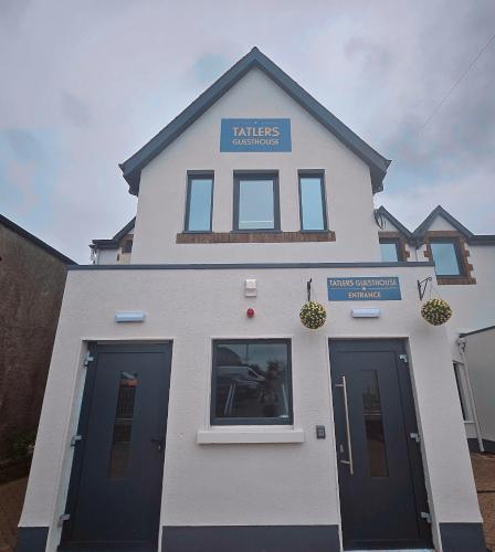 ทัศนียภาพภายนอกโรงแรม, Tatlers Guest House in รอสส์คอมมัน