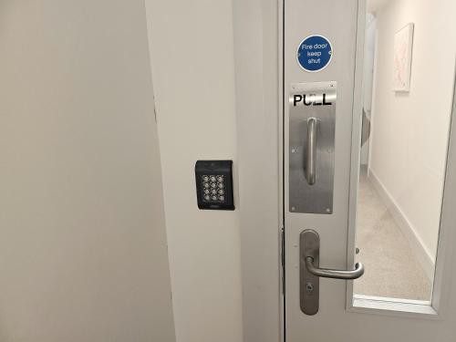 ทัศนียภาพภายนอกโรงแรม, Tatlers Guest House in รอสส์คอมมัน