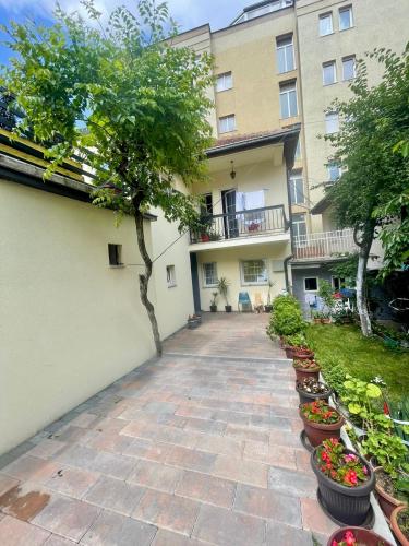 Convini Bed & Bathroom Homestay, Pristina (photo 2)