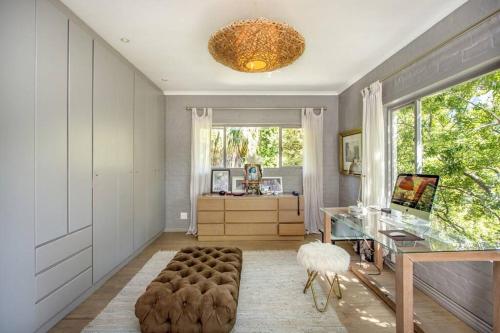 Spacious home with beautiful garden and views, Città del Capo (foto 5)