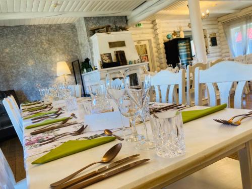 Restorāns, Kliff Butiik Majutus & Restoran in Võhma