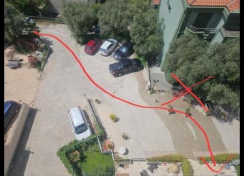 Langust - free parking, Sveti Stefan (photo 3)