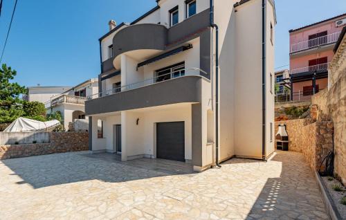 Viesnīcas āriene, Gorgeous Apartment In Prizna With Wifi in Prizna
