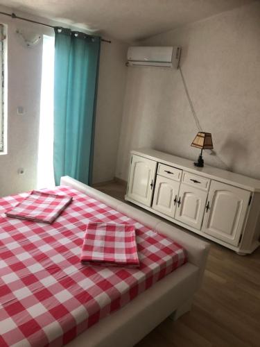 Apartment image 8