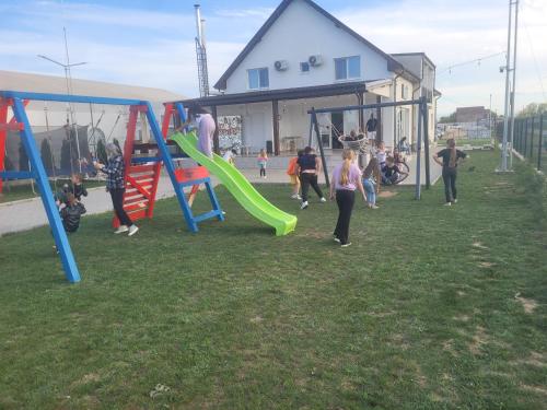 Spēļu laukums, La Jenel in Calafat
