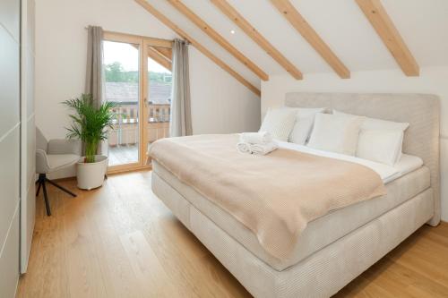 FENJOY Ferienapartments am Chiemsee mit Bergblick in 基姆湖畔貝爾瑙