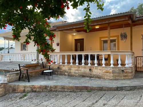 Exterior view, Aristides Guesthouse in Lidia
