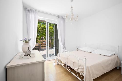 City Vibe Villa with pool, Split