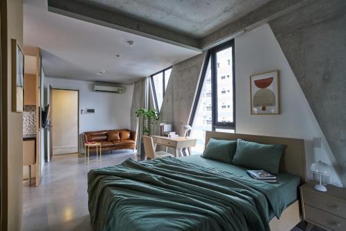 Express by M Village Nguyễn Văn Thủ, a brand of Modern Village Lifestyle Room Type - Deluxe Double Room