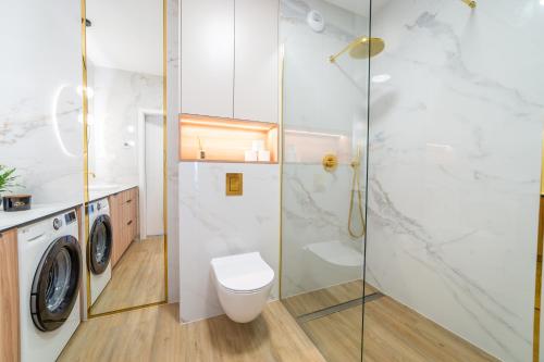 P R A T U M 17 Apartament z widokiem na jezioro