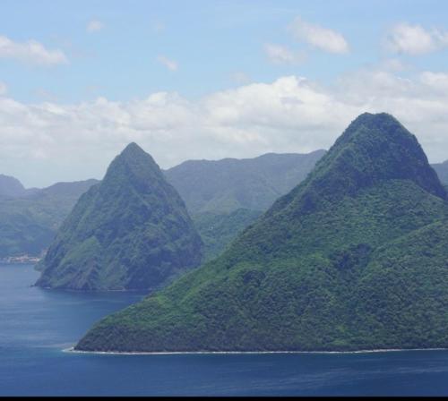 East Caribbean Lodging in โครินท์