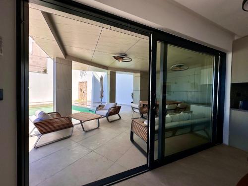 562063770 Hotel Medistone