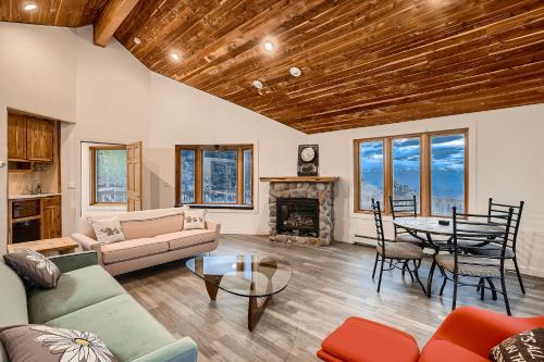 Starry Summit 4WD Oasis home in Nederland, USA