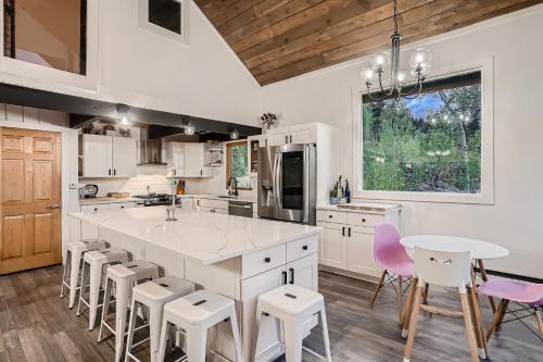 Starry Summit 4WD Oasis home in Nederland, USA