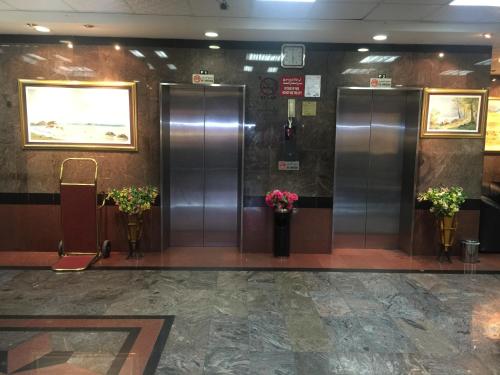 Sky Hotel Apartments - Lobby