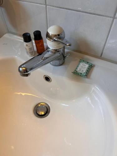 2 Zimmer Apartment mit Küche und Bad, Zürich (photo 4)