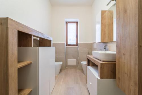Bathroom, Appartamento Koral in La Pietraia
