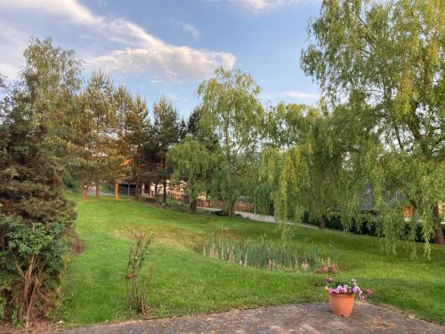 Kert, Penzion Kunčice (Penzion Kuncice) in Kuncice pod Ondrejnikem