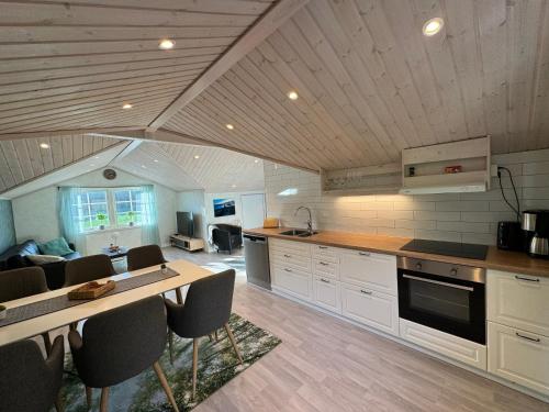 Fjällbacka Premium Living - Wonderful Location (Fjallbacka Premium Living - Wonderful Location) in Trollhattan