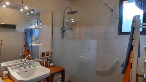 Баня, La ferme d'Yvette et Zou, au coeur des Baronnies Provencales, pour un sejour en famille ou entre ami in Barret-sur-Méouge