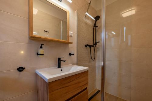 Standard Double Room image 7