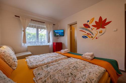 Standard Double Room image 6