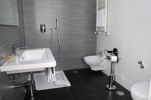 Hotel Leopardi - image 10