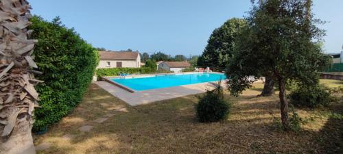 Mini Villa dans une résidence au calme avec piscine! idéal couple avec 1 enfant - Location saisonnière - San-Nicolao