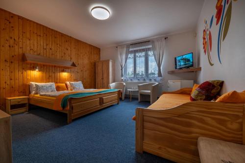 Double or Twin Room with Extra Bed image 6