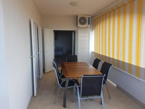 Apartment Oasis - Novalja - image 2