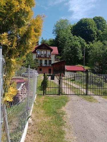 Skalny domek