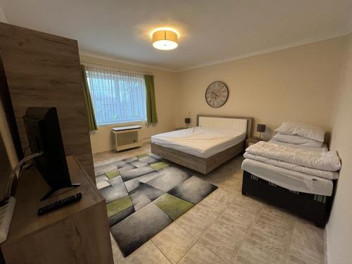 Czinege Vendégház - Kis ház (Czinege Vendeghaz - Kis haz) in โปรอสซโล่