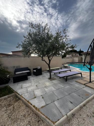 Maison située dans un quartier calme avec piscine et chambre climatisé - Location saisonnière - Bagnols-sur-Cèze