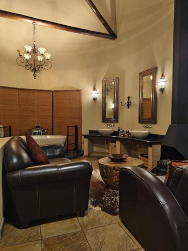 Tholo Private Game Lodge Tholo Private Game Lodge