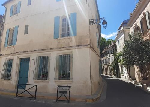 Vista exterior, Au coin de la Roquette in Arles City Center
