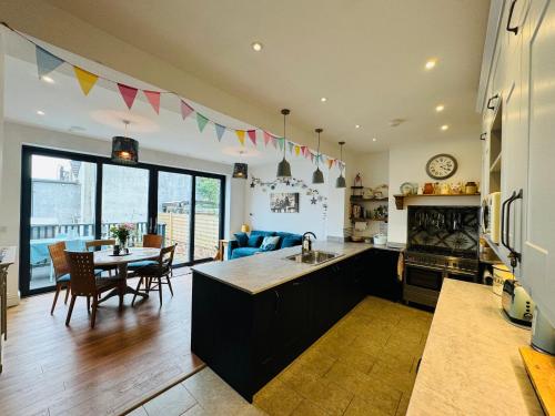 Modern & Vintage inspired Home in Old Totterdown chambre d'hôte Whitchurch