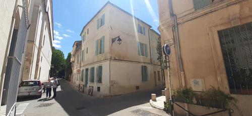 Vista exterior, Au coin de la Roquette in Arles City Center