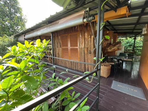balcon/terasă, 50sqm 1 bedroom, 1 private bathroom Casă in Riverside (Casa bonita Kanchanaburi) in Riverside