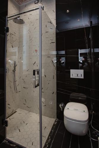 Deluxe Double Room with Extra Bed image 10
