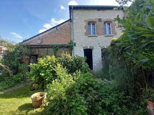 Maison et jardin de charme - Location saisonnière - Criquebeuf-sur-Seine