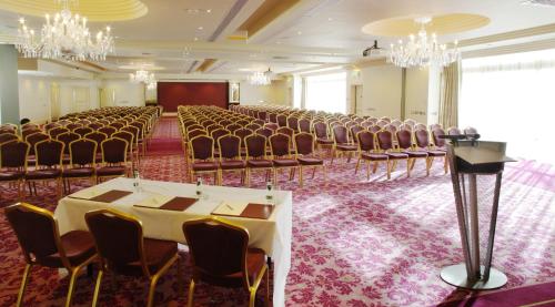 The Bristol Hotel - image 7