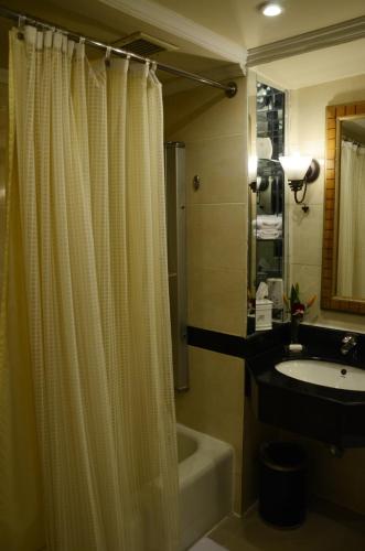 Pearl Continental Hotel, Lahore image 10