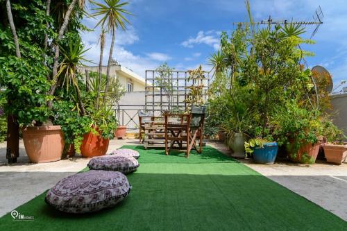 Rustic - Private Rooftop Garden & City View Studio in Egaleo-Athens, Atény