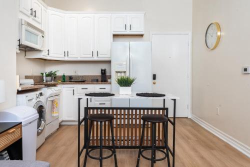 Elevated Style and Comfort Splendid 1 BR Apt in LA in Los Angeles, USA