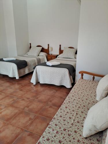 2 twin beds, 2 sofa beds