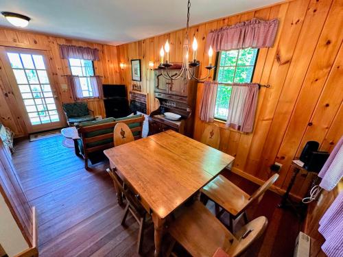 11G Quintessential New Engalnd Cottage with Fantastic Views! in Sugar Hill