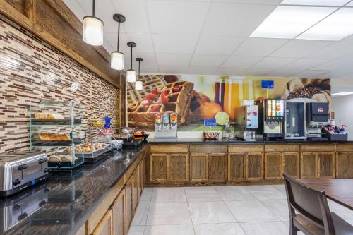 Best Western Inn at Blakeslee-Pocono Best Western Inn at Blakeslee-Pocono