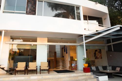 Herradura House in Cuernavaca, Mexico