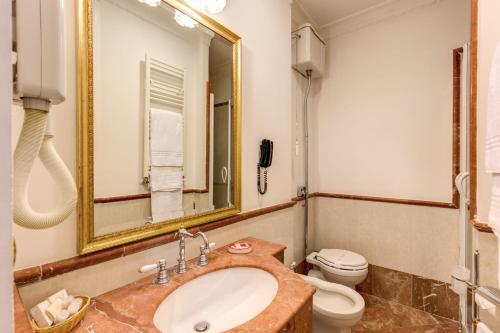 Hotel La Lumiere Di Piazza Di Spagna, Rzym (zdjęcie 9)